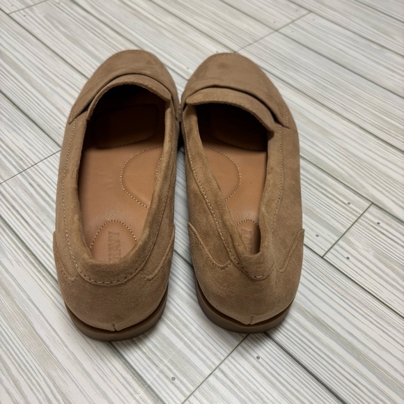 Old Navy Women's Faux Suede Tan Loafers Size 8 - Picture 3 of 7